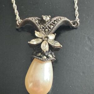 Vintage Sterling Silver Marcasite and Pearl drop pendant necklace